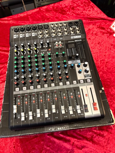 Yamaha mg12x mixer stereo - stereo, 12