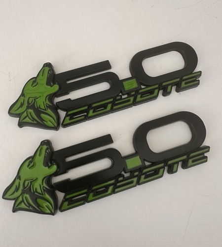 Set badge coyote per - set,
