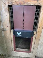 Apriporta Automatico Pollaio | Sensore di Luce, Alimentato a Batteria, Impermeabile