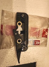 Poignee porte avant Droite