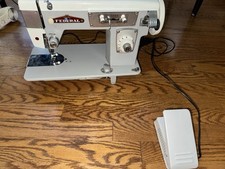 Macchina da cucire federale