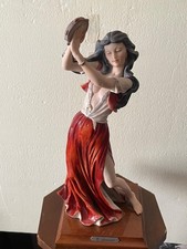 Statuina  firmata Giuseppe Armani "Grande Donna Gipsy "