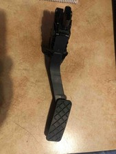 AUDI Q2 GA 30 TDI Acceleratore