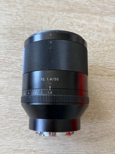 Sony planar 50mm 4 - 50mm, f/1.4