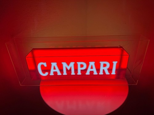 Insegna pubblicitaria luminosa