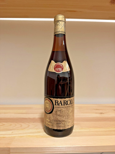 Bottiglia vino barolo 1976 - bottiglia,