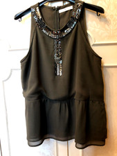 TOP CON DECORAZIONE IN PAILLETTES