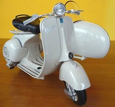 Modellino stand Piaggio Vespa