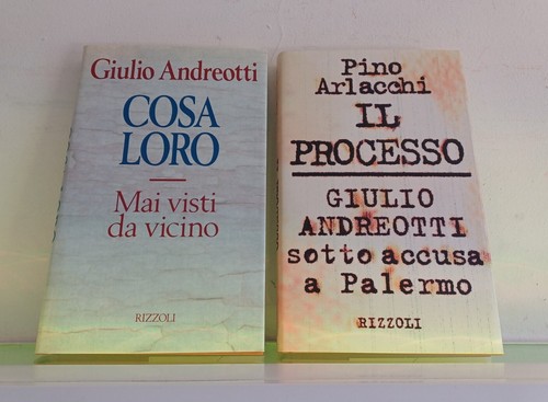 Lotto libri su giulio - su,