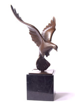 Statua in bronzo colomba in