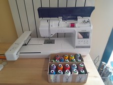 Macchina ricamatrice Brother Innov-is NV800E Più Filato Da Ricamo 