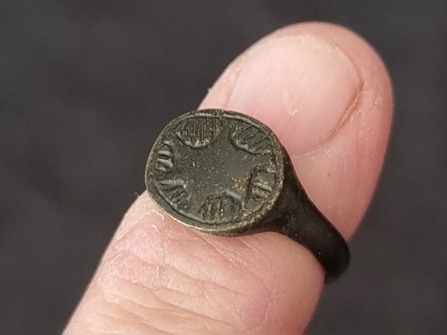 Anello bronzo sassone