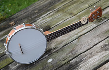 Ukulele Banjo Banjo con bella