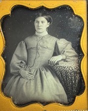 bellezza con grandi maniche a