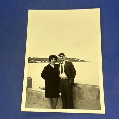Coppia con sfondo mare foto - ,