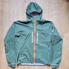 Giacca con cappuccio Mammut