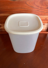 Rubbermaid Servin' Saver