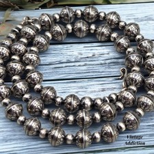 Navajo Pearl Necklace Flower