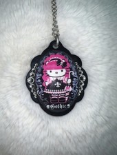 Tarina Tarantino Hello Kitty