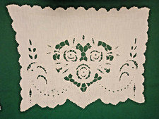 COPRI COMODINI ANTICHI RICAMATI A MANO,  CENTRINI