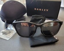 occhiali da sole uomo oakley