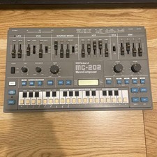 Roland MC-202 con Adattatore
