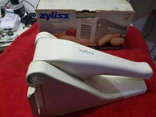 (TG. 9 mm) Zyliss Taglia Patate 13040, Bianco. 9 mm