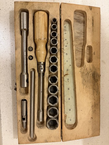 Cassetta legno con attrezzi - cassetta,