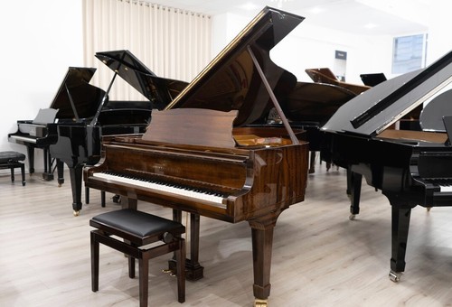 Steinway 211 - b-211, (6'11")