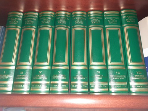Enciclopedia italiana treccani - italiana,