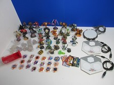 47 SKYLANDERS DISNEY INFINITY