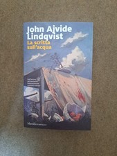 La Scritta sull'acqua - John