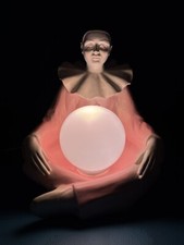 Vintage Lampada Da Tavolo Pierrot Rosa Con Sfera Vetro Bianco Modernariato 1970