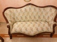 divano e 2 poltrone stile antico 
