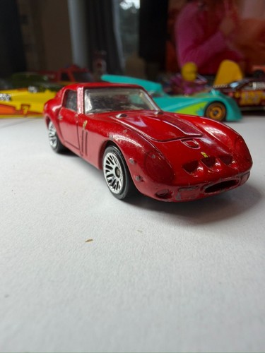Hot wheels ferrari 250 gto - hot,