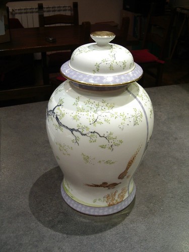 Vaso urna con coperchio - con,