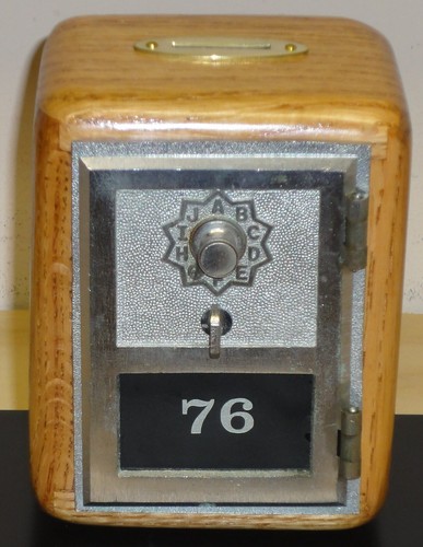Banco porta cassetta postale