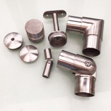 SERIE DI COMPONENTI IN ACCIAIO