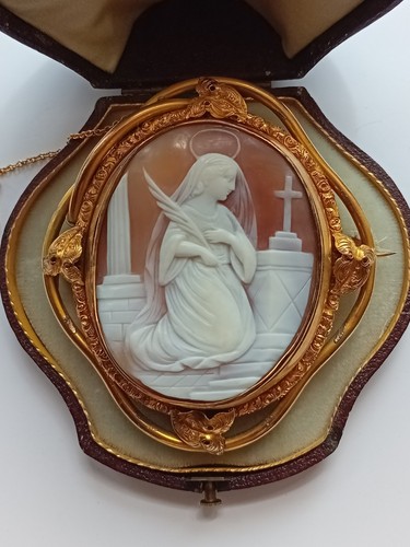 Antica grande spilla - , cammeo
