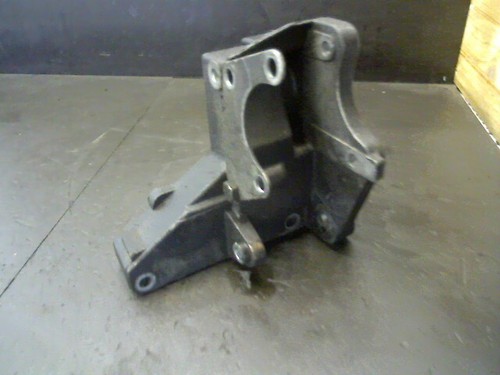 Supporto pompa bmw 318tds - pompa,
