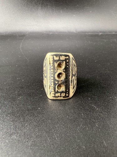 Anello antico romano vicino