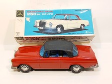 Ichiko Mercedes 250 SE nella