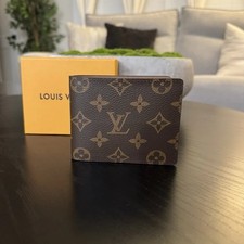 LOUIS VUITTON LV Brown