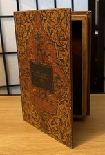 LIBRO vintage scavato