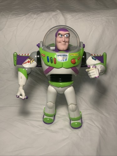 Disney pixar buzz lightyear - pixar,