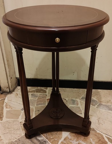 Tavolino rotondo stile - in,