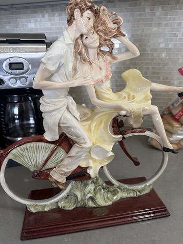 Grande statuina scultura