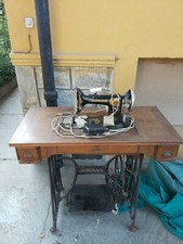Macchina da cucire Naumann struttura in ferro e piano in legno filettato