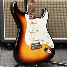 Fender Made In Japan Stratocaster tradizionale fine anni 60 -3 colori Sunburst- 2020 M