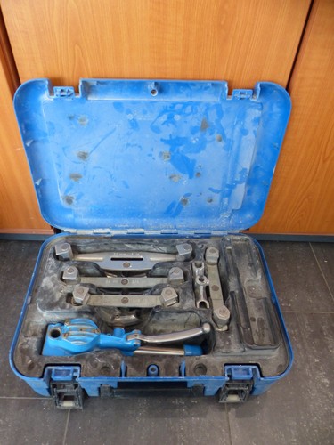 Pinza piegatrice manuale